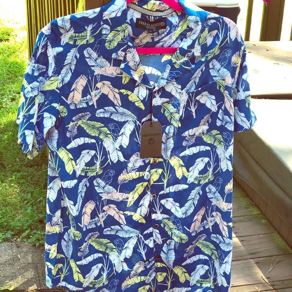 FREE PLANET 🌎 Men’s Shirt